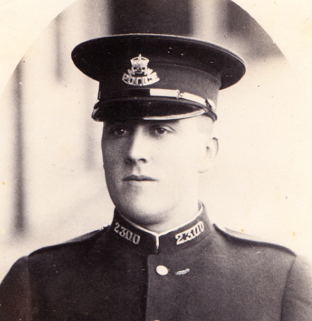 Photo of photos/Donald Verity McLennan b1905 portrait